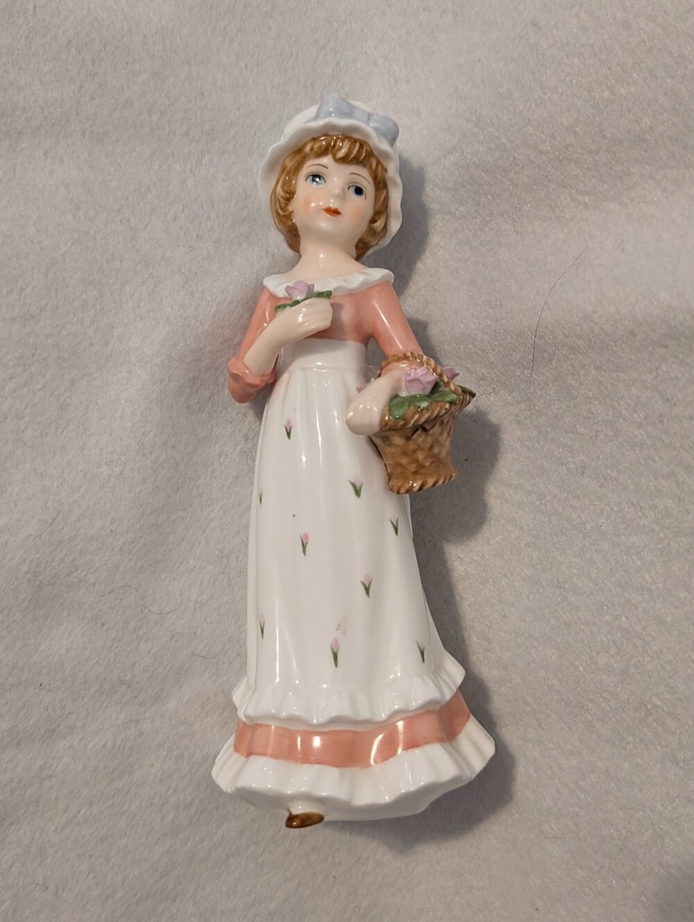 Maruri Masterpiece Bone China Figure/ Girl With Flower Basket